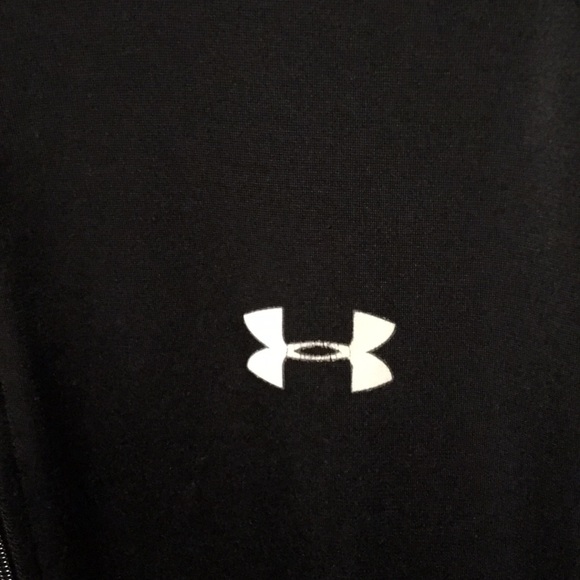 Men’s Under Armour Zip Up Hoodie🖤 - Picture 3 of 7